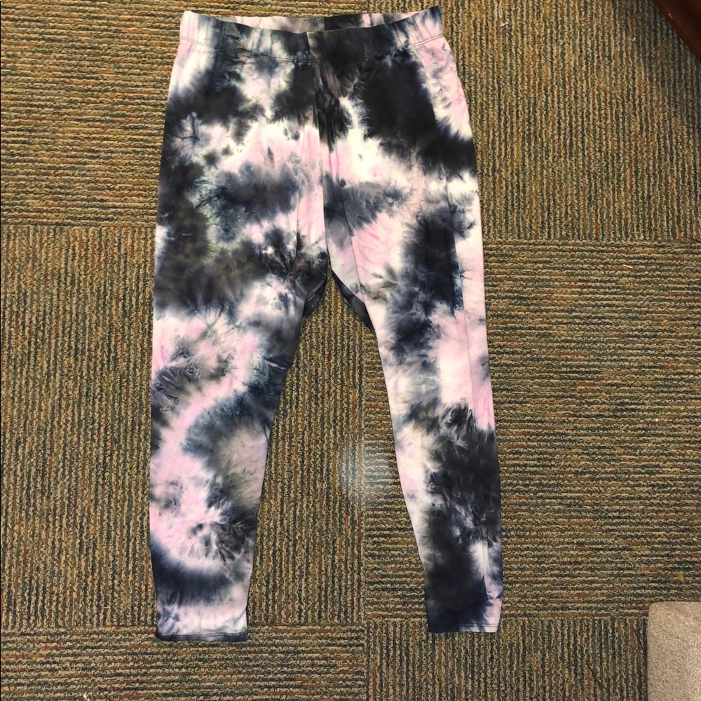 Pink and black tie dye leggings